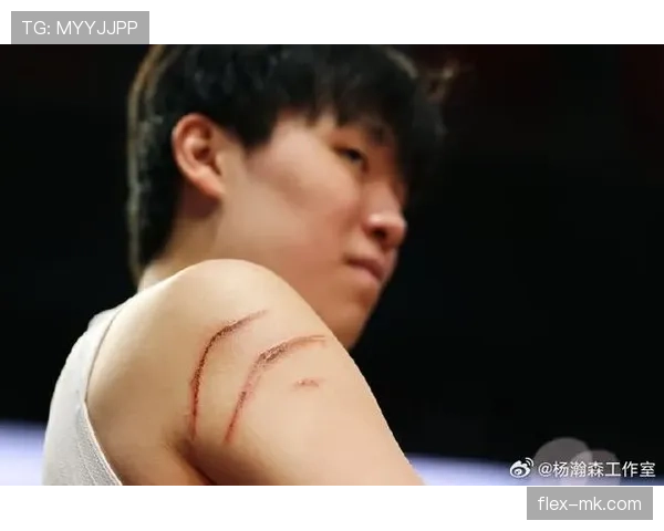 杨瀚森训练汗流浃背，赛后助理抱着大牌购物袋走出更衣室，我这心态炸了