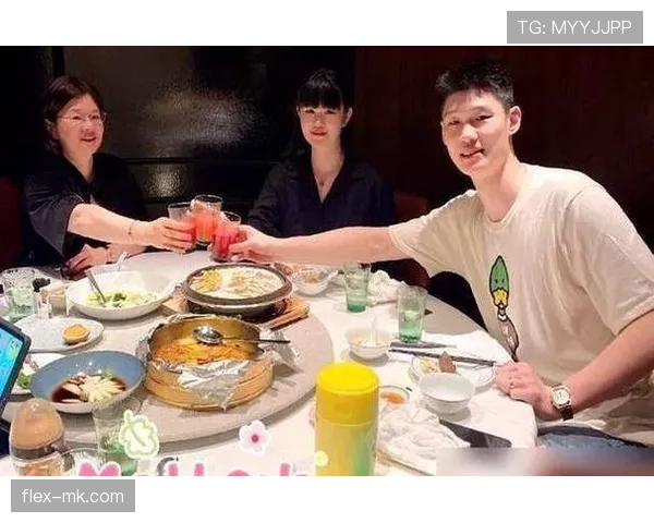 胡金秋穿着千元球鞋去菜市场砍价，那反差我笑到抽搐