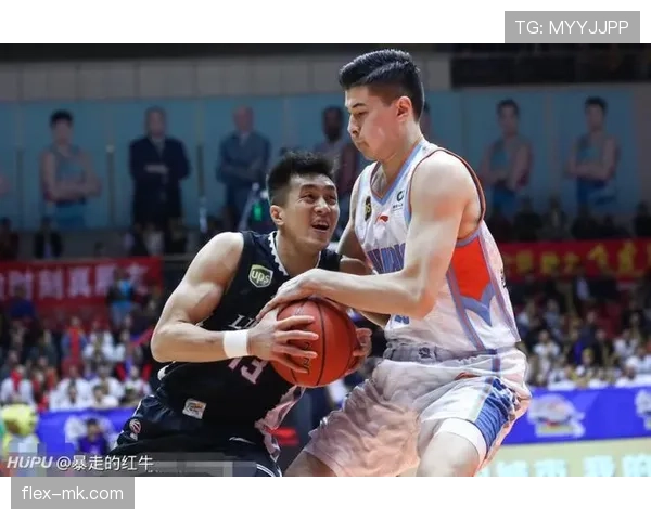 郭艾伦逛超市买十箱红牛，结账时顺手给收银员转了五千小费